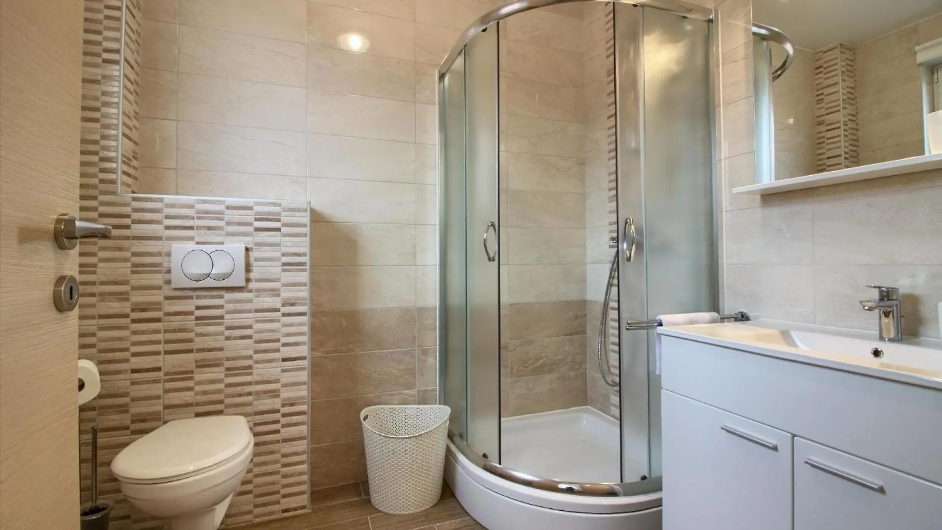 Ferienhaus Mit Privatpool Fuer 20 Personen Ca 400 Qm In Banjole, Istrien Istrische Riviera Holiday home
