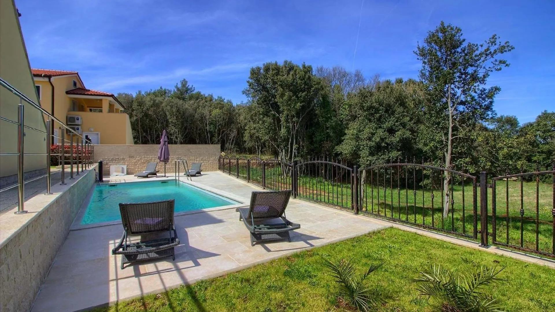 Ferienhaus Mit Privatpool Fuer 20 Personen Ca 400 Qm In Banjole, Istrien Istrische Riviera
